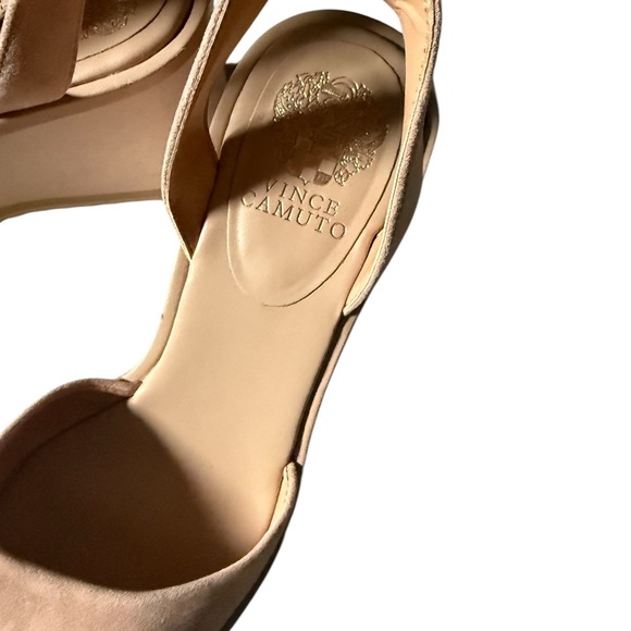 Vince Camuto Tan Sandals - Picture 3 of 4